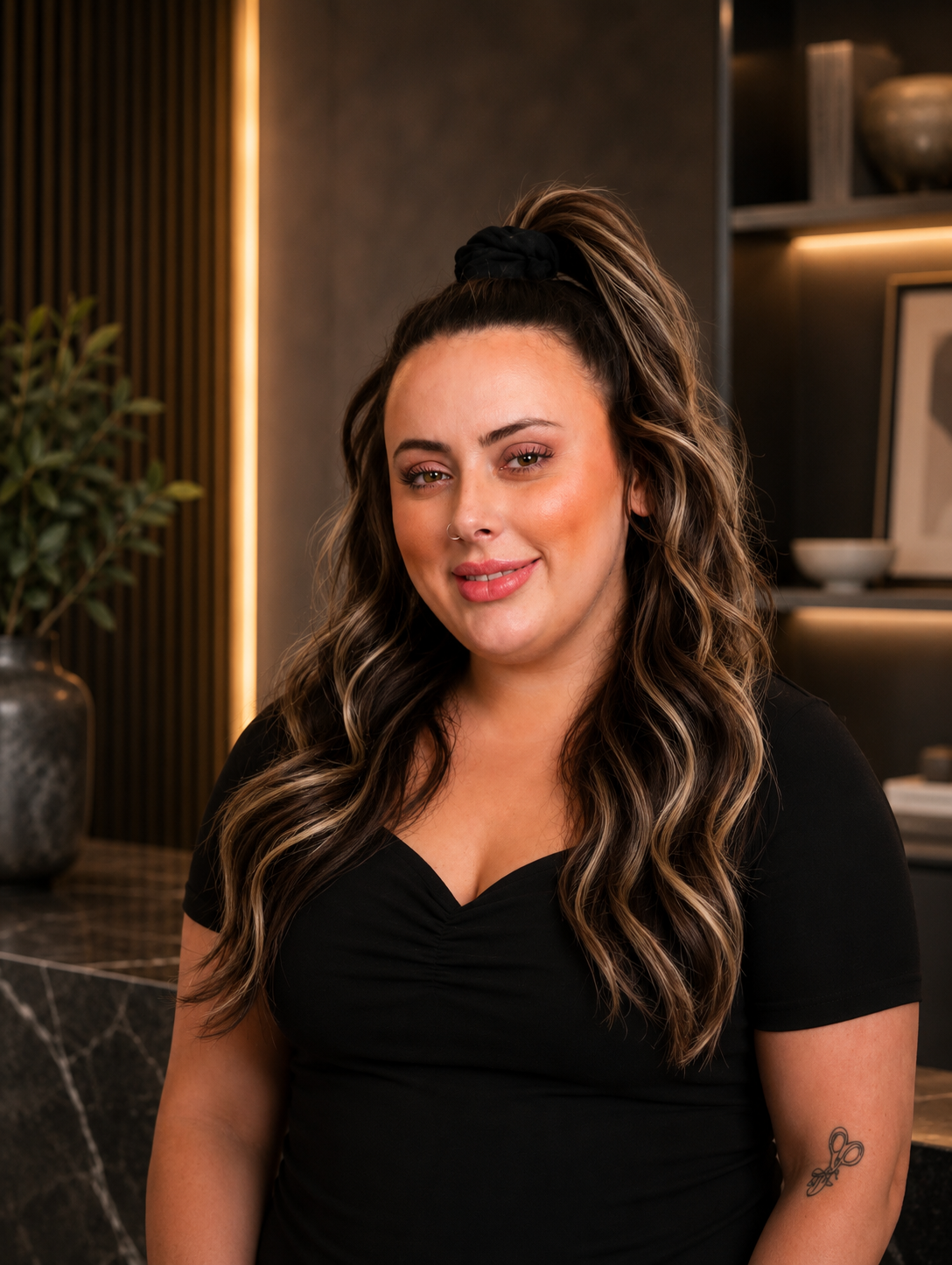 Dee-Mae, Independent Artist · Senior Color & Extension Specialist